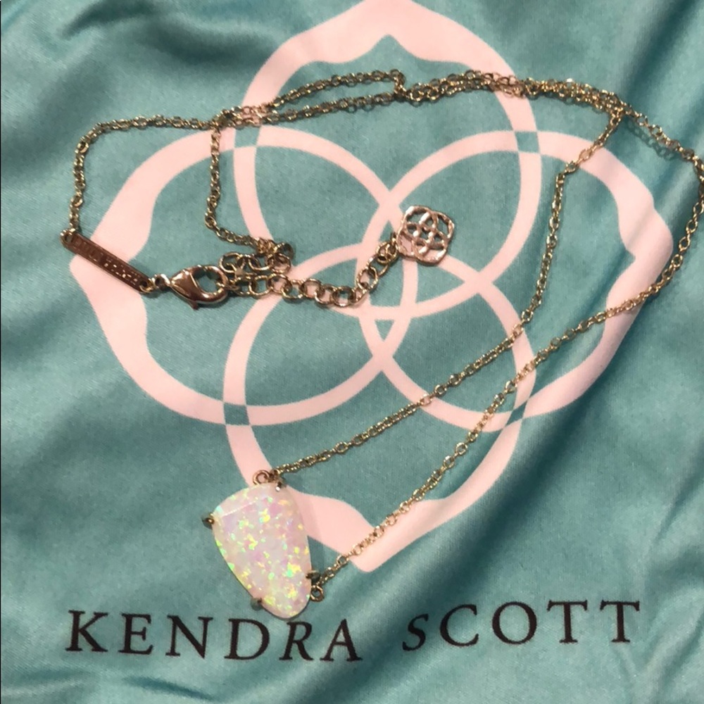 Kendra Scott opal necklace🤩❤️